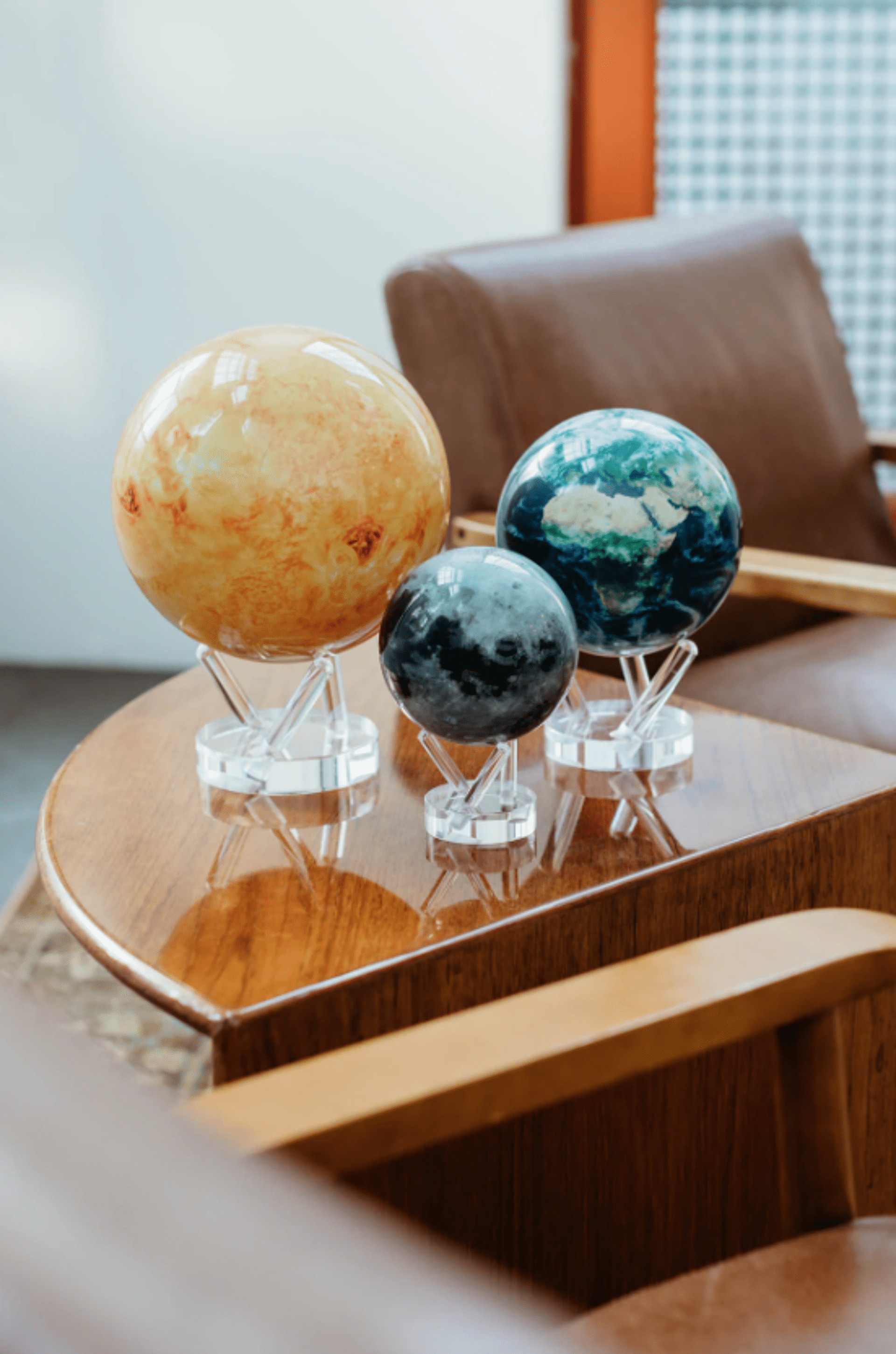 雲が自転する地球儀付きモバアース | 68travel